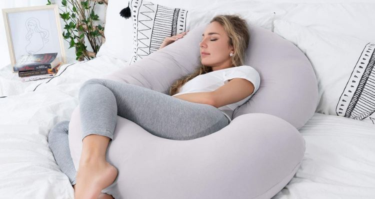 Comment dormir avec un coussin de grossesse ?